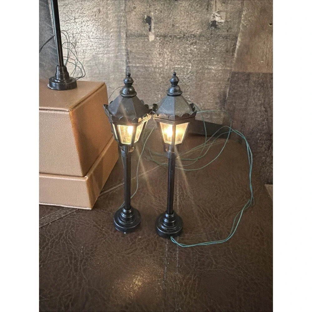 Vintage Christmas‎ Village Lighted Street Lamp Posts Battery Operated Lot of 3